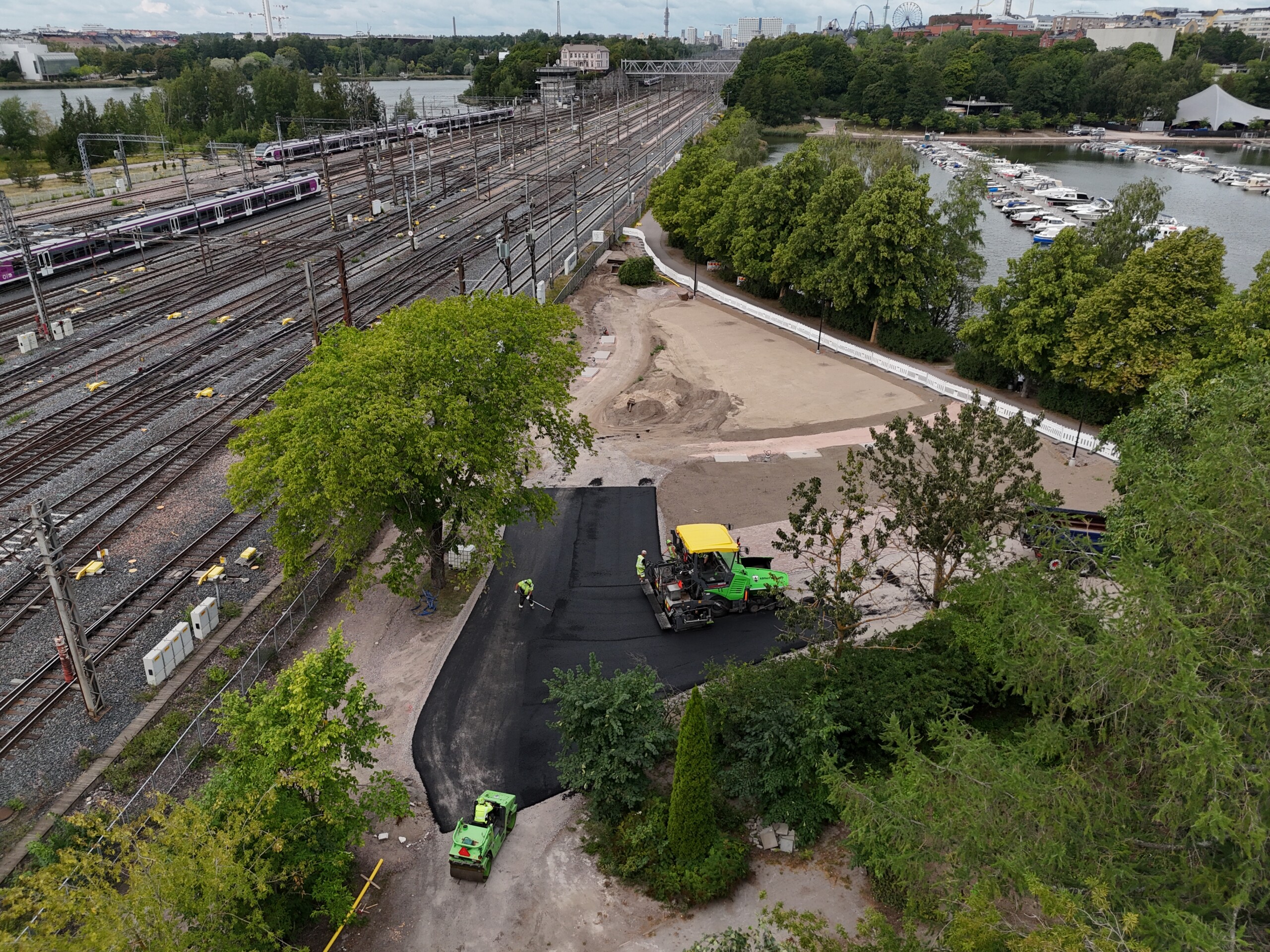 Asfaltointia Kaisaniemen puisto Asfalttikallio